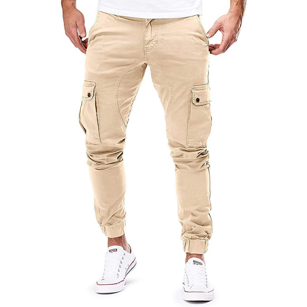 Voorkant beige cargo broek met zakken voor heren